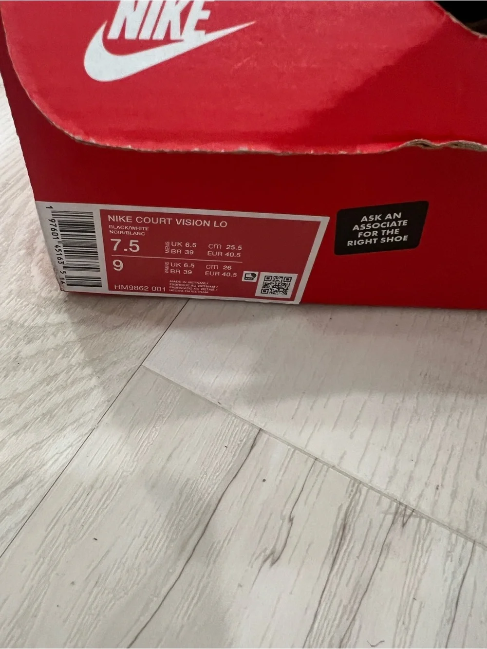 Unisex Nike Black and White Low-Top Sneakers